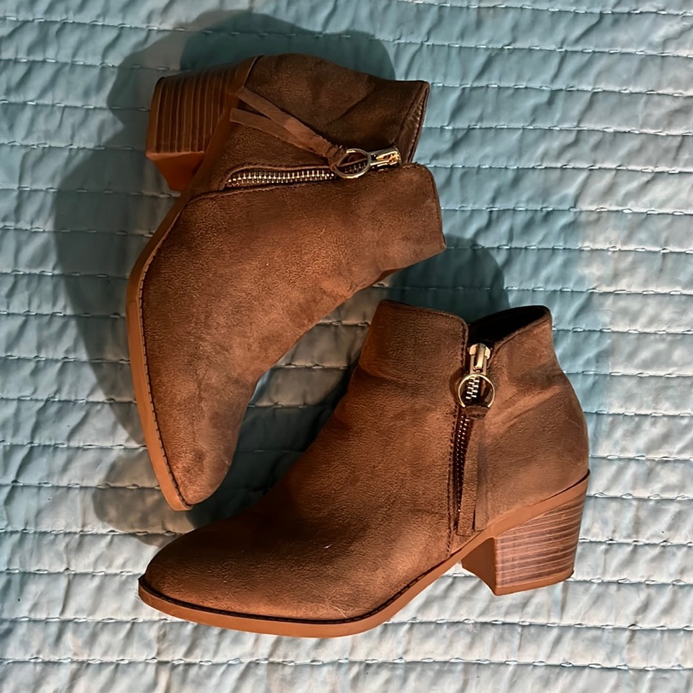 Top Moda short booties BUNDLE 2/$20